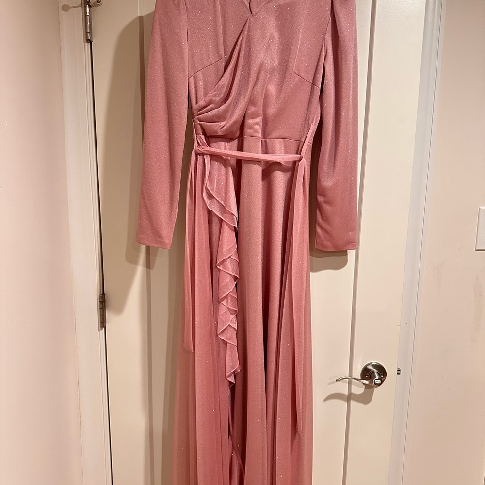 Elegant Pink Long-Sleeve Dress